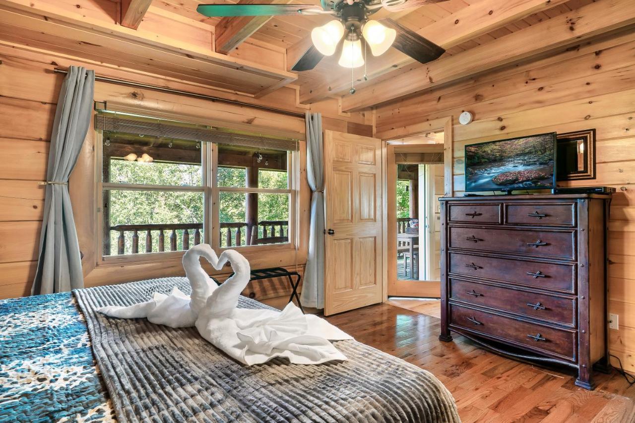 Summer Sale! Pool, Sauna, View, Hottub, Game Севьервилл Экстерьер фото