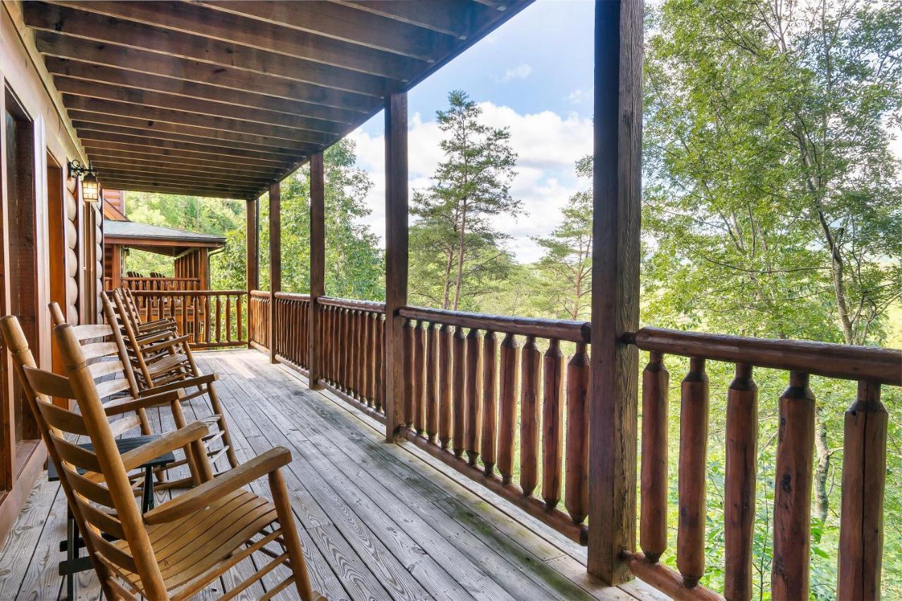 Summer Sale! Pool, Sauna, View, Hottub, Game Севьервилл Экстерьер фото