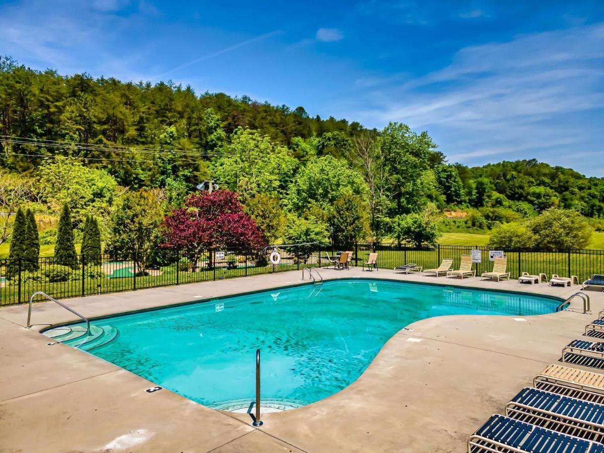 Summer Sale! Pool, Sauna, View, Hottub, Game Севьервилл Экстерьер фото